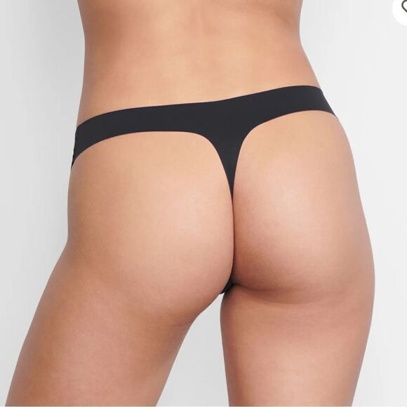 SKIMS NAKED DIPPED THONG ONYX M NWT IN PACKAGING - Picture 4 of 6
